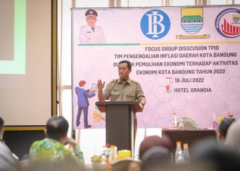 Sekretaris Daerah Kota Bandung, Ema Sumarna menilai pemulihan ekonomi Kota Bandung bakal terjadi bila masyarakat terus konsiten mematuhi protokol kesehatan