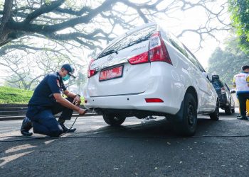 Tanpa Stiker Ini, Mobil Tak Boleh Masuk Balai Kota Bandung