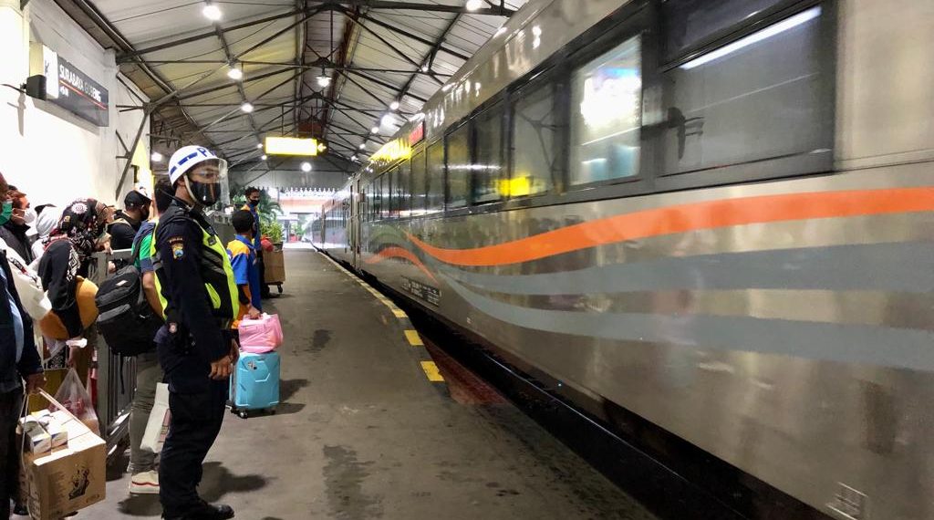 Beberapa Hal yang Harus Diperhatikan untuk Keselamatan di Stasiun dan Kereta Api