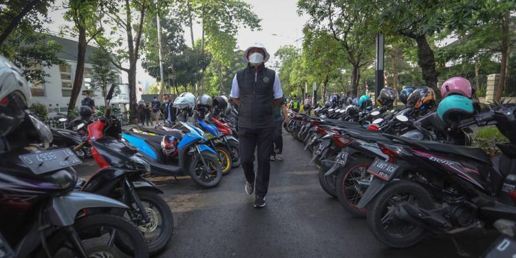 Hore ! Parkir Liar Kawasan Gasibu Bandung Mulai Tertata