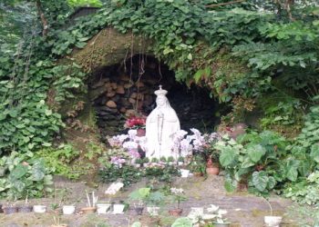 Unik dengan Ratusan Anak Tangga, Inilah Gua Maria Fatimah Sawer Rahmat