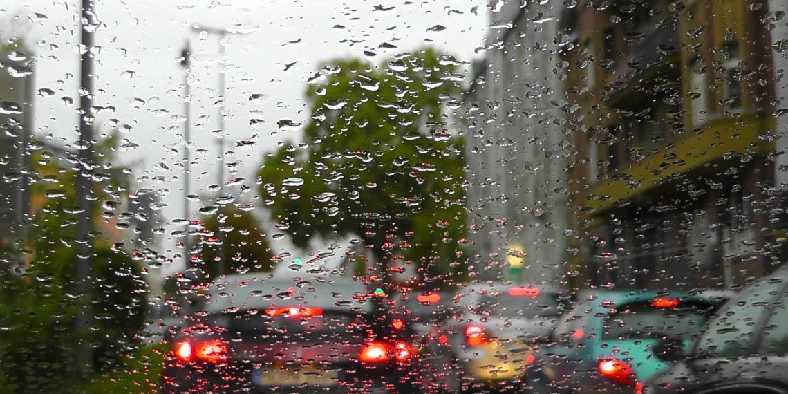 3 Kebiasaan Mudah Menjaga Imun Tubuh di Musim Hujan.