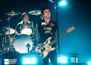 Duh ! Ini Kisah Sedih di Balik Lagu Wake Me Up When September Ends