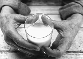 Hanya Mitos ! Minum Susu Bisa Bersihkan Paru – Paru