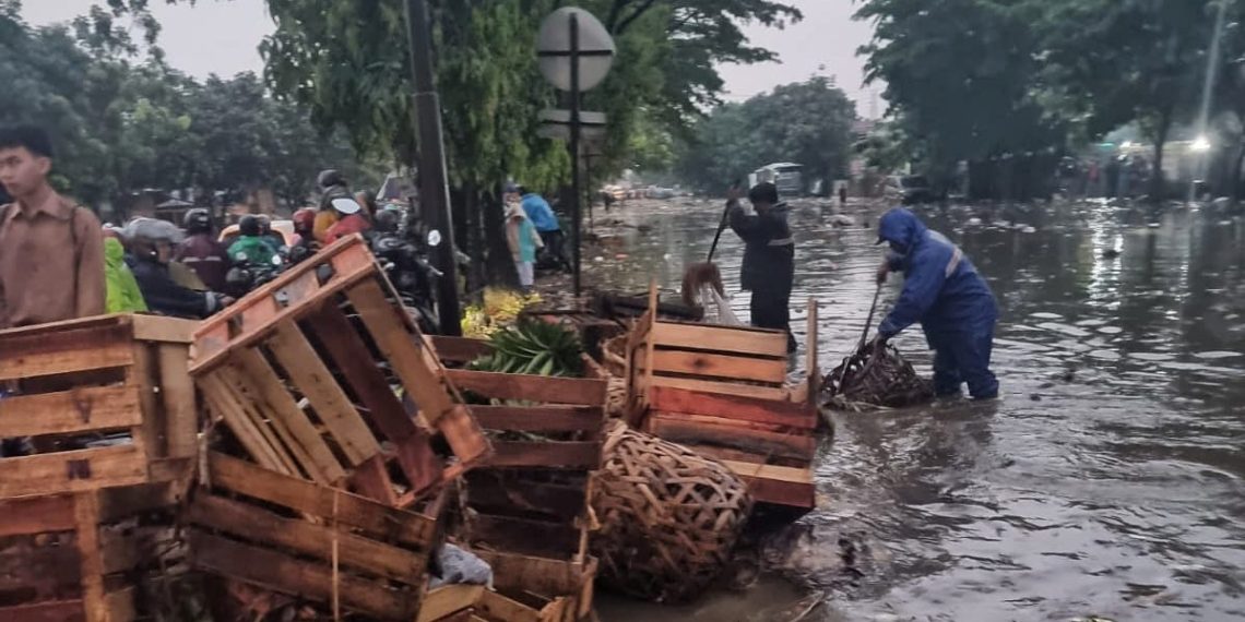 Banjir Sergap Gedebage, Pemkot Bandung Salahkan Sampah dan Hujan