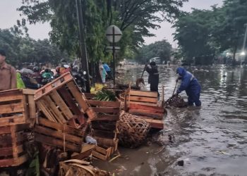 Banjir Sergap Gedebage, Pemkot Bandung Salahkan Sampah dan Hujan