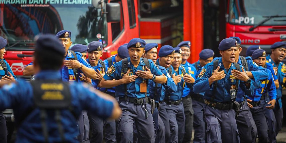 Pasukan Rescue Diskar PB Kota Bandung Terus Bantu Evakuasi Korban Gempa Cianjur
