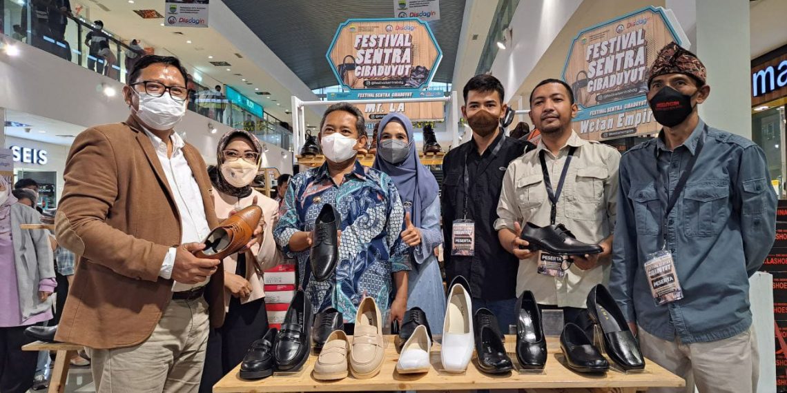 Yana Ajak Wisatawan Berbelanja di Kota Bandung