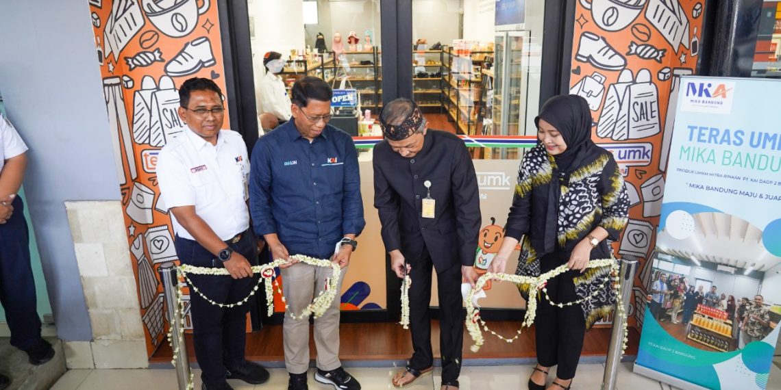 KAI Resmikan Teras UMK di Stasiun Bandung