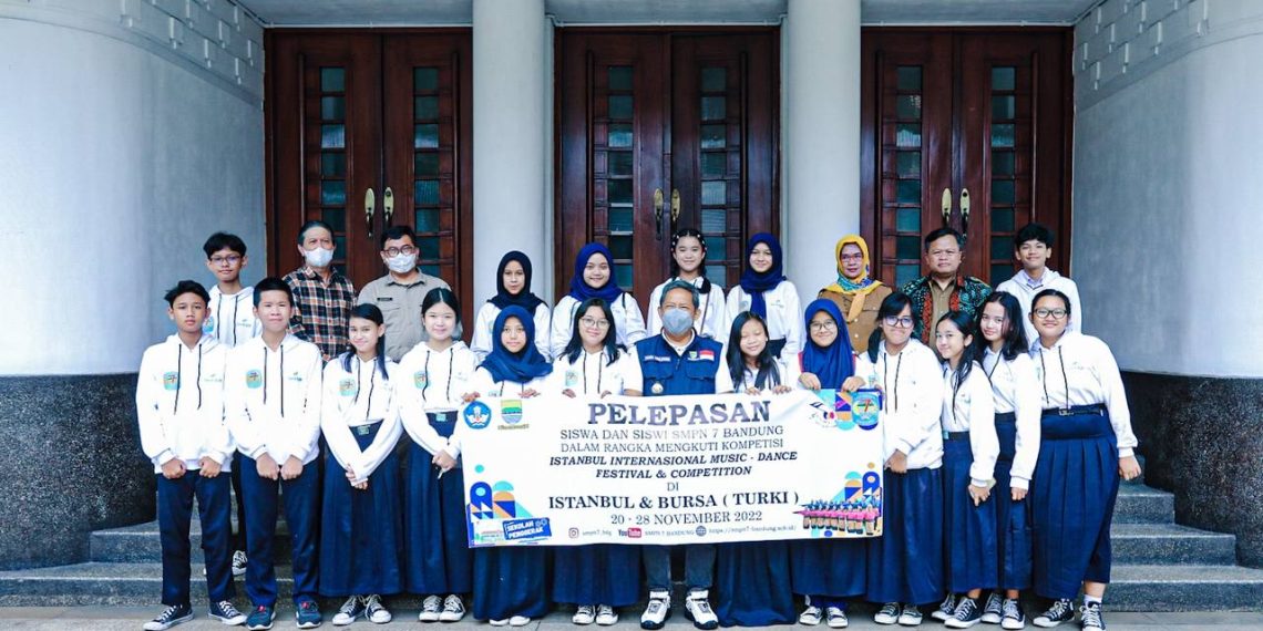 20 Siwa SMPN 7 Bandung Wakili Indonesia Pada Kompetisi Seni Budaya di Turki