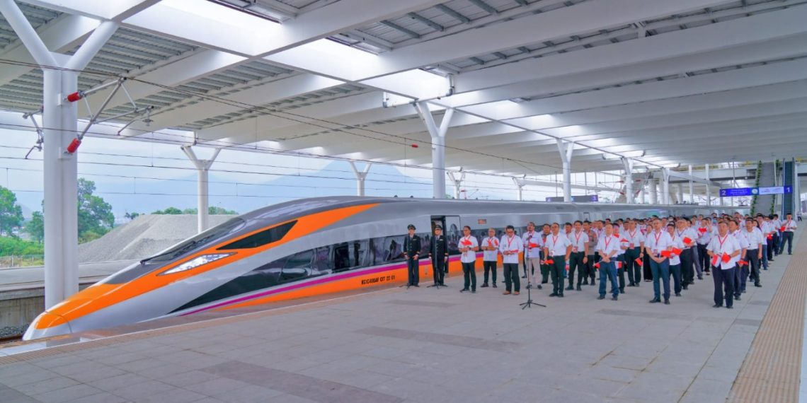 KAI Berkomitmen Selesaikan Proyek KCJB dengan GCG