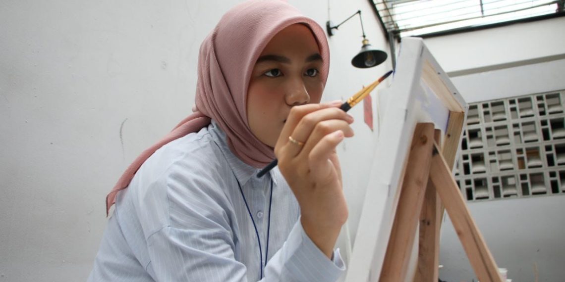 Area Lukis Braga Jadi Tempat “Healing” Baru, Ngopi Sambil Melukis
