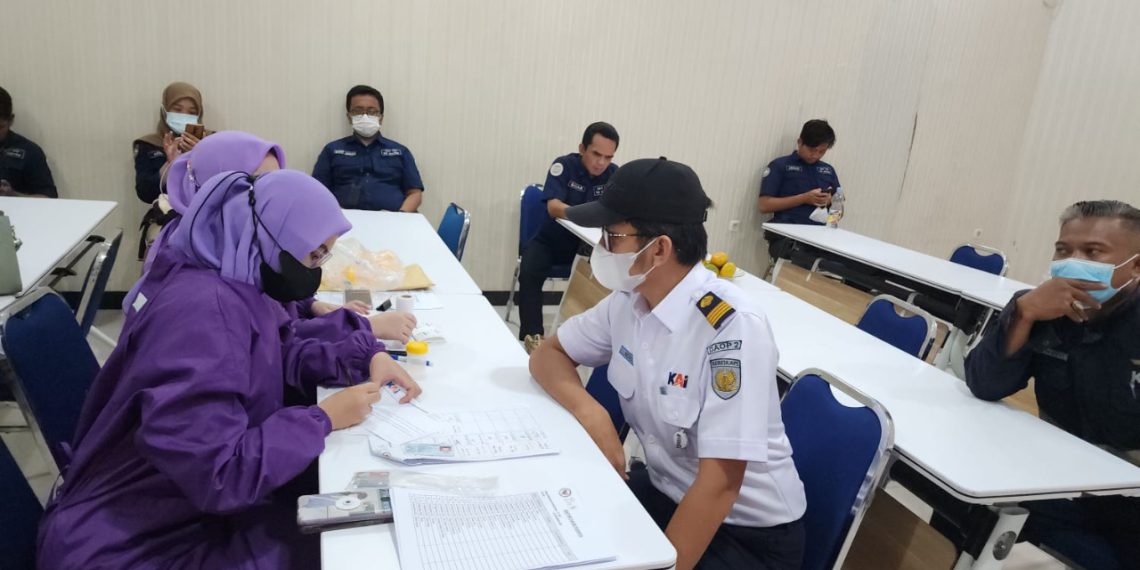 Gandeng BNN Jabar, Daop 2 Tes Urine 90 Awak Sarana Perkeretaapain