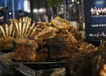 Makan Malam Tahun Baru Bertemakan Kepiting Dan Kambing di ASTON Pasteur Hotel