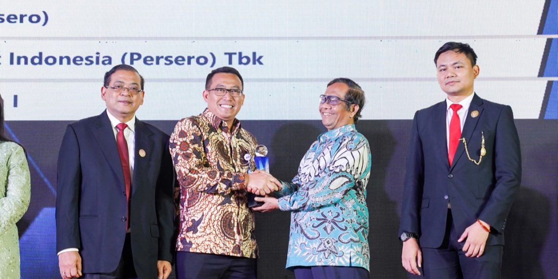 KAI Kembali Pertahankan Juara 1 BUMN Badan Publik Informatif