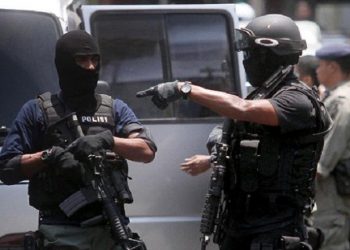 Densus 88 Antiteror Polri dan Polda Jabar Olah TKP Bom Bunuh Diri Bandung