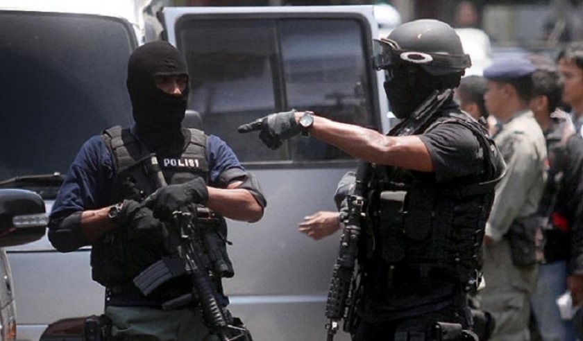 Densus 88 Antiteror Polri dan Polda Jabar Olah TKP Bom Bunuh Diri Bandung
