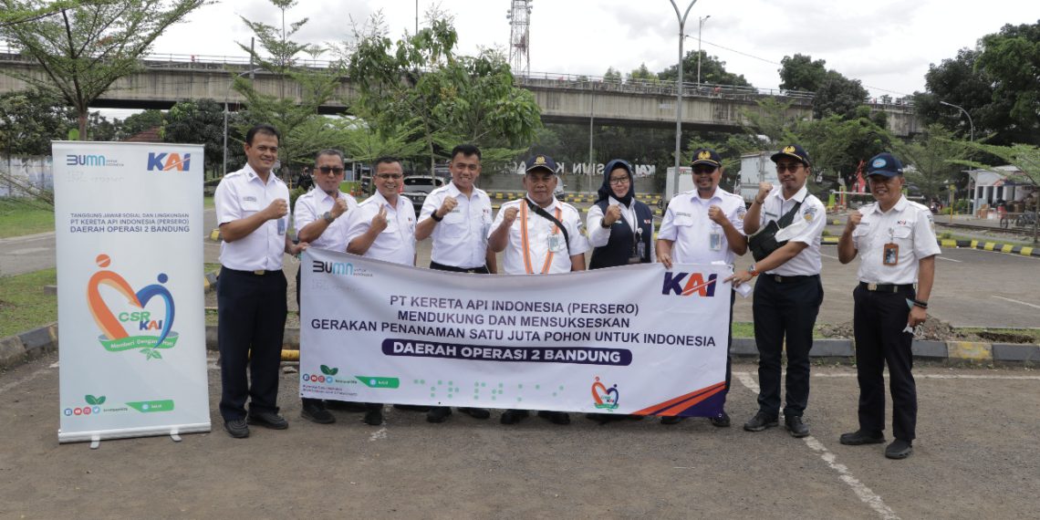 Dukung Gerakan Penanaman Satu Juta Pohon, Daop 2 Lakukan Penanaman Pohon