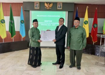 Prof. Obsatar Sinaga Dilantik Menjadi Rektor Uninus Periode 2023-2027