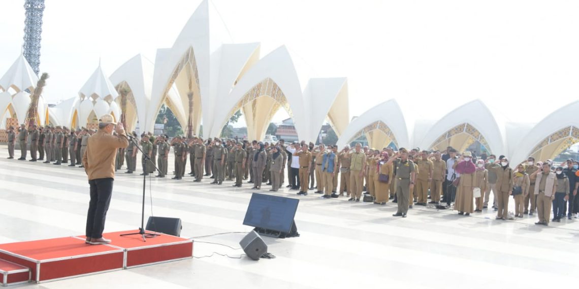 250 Tong Sampah di Masjid Raya Al Jabbar Tak Mampu Atasi Sampah Pengunjung