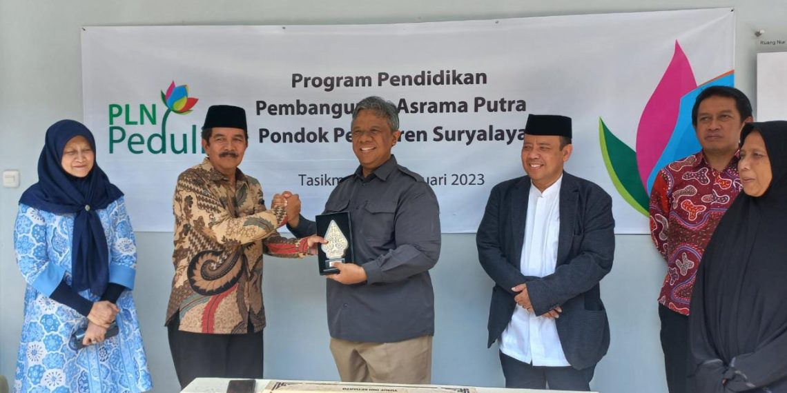 Dibantu PLN, Para Santri di Tasikmalaya Kini Tak Cemas Asrama Bocor dan Roboh