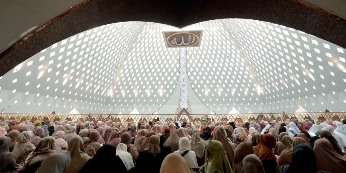 Masjid Raya Al Jabbar Makin Aktif Dipakai Majelis Taklim