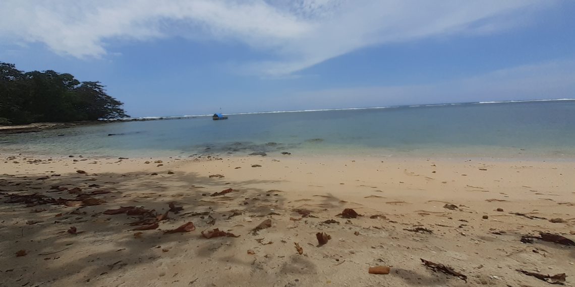 Keindahan Pantai Sancang Garut dan Legendanya