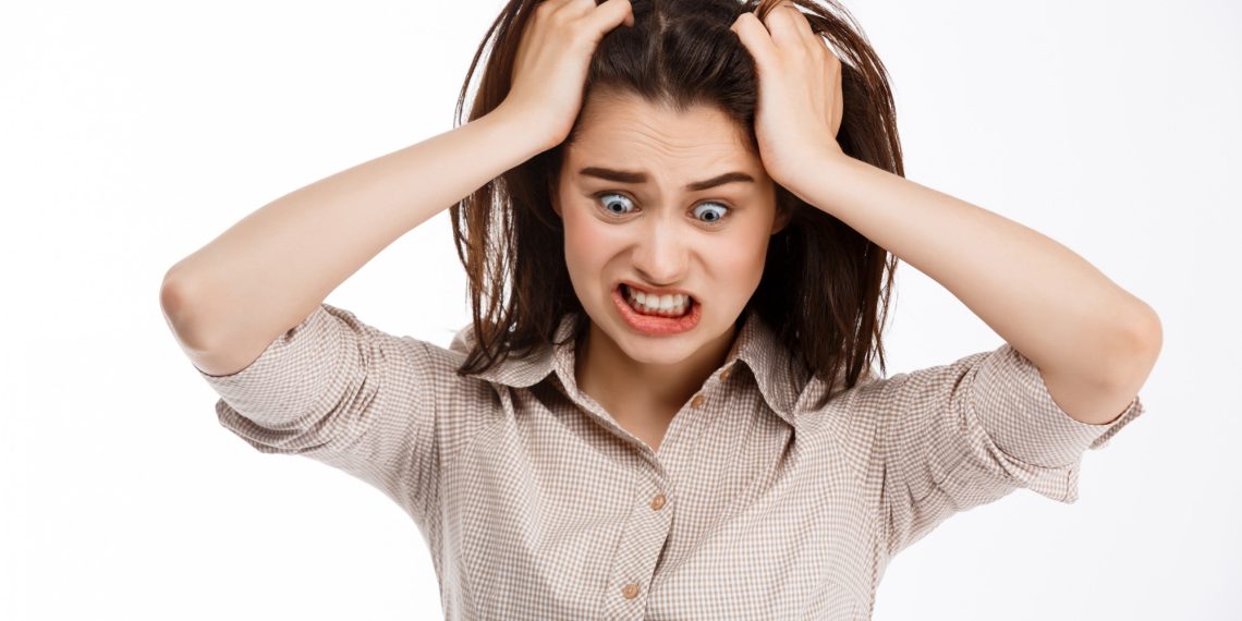 Jangan Takut! Inilah Cara Mengatasi Ketombe Rambut