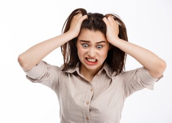 Jangan Takut! Inilah Cara Mengatasi Ketombe Rambut