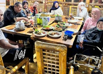 Rumah Makan Racik Desa, Kuliner Tradisional Dengan Pesona Sejuknya Alam