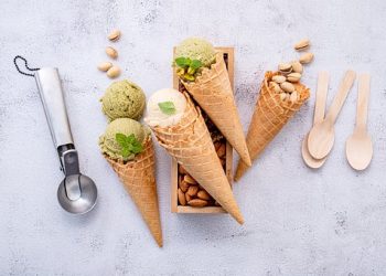 Mengkonsumsi Eskrim Berlebih Ternyata Berbahaya, Lho