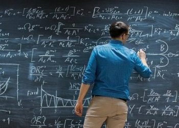 Tiga Alasan Universitas Luar Negeri Masih Belajar Menggunakan Papan Kapur