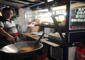 Kenapa Memakan Bubur dan Penjual Bubur di Pagi Hari dan Nasi Goreng di Malam Hari ?