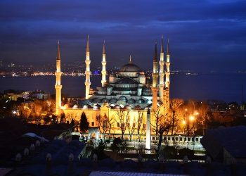 Tradisi Perayaan Malam Nisfu Sya’ban di Berbagai Negara