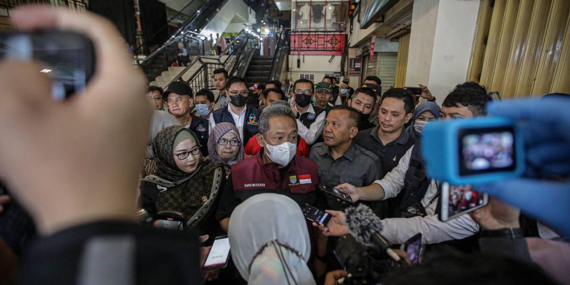 Tinjau Pasar Baru, Yana Pastikan Harga Bahan Pokok Relatif Stabil