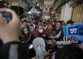 Tinjau Pasar Baru, Yana Pastikan Harga Bahan Pokok Relatif Stabil