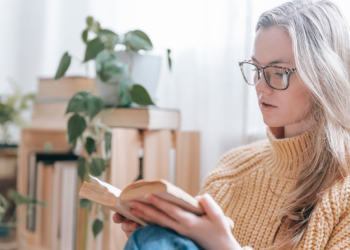 Selain Menambah Wawasan, Berikut 5 Manfaat Membaca Buku!