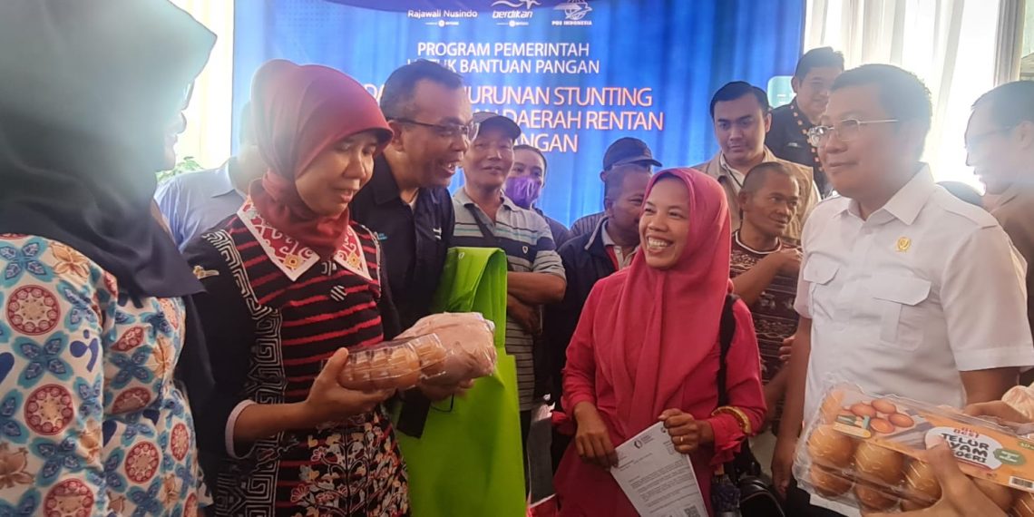 Jelang Idul Fitri, BKKBN Salurkan Bantuan Pangan Nasional Pada 1.446 Keluarga Beresiko Stunting