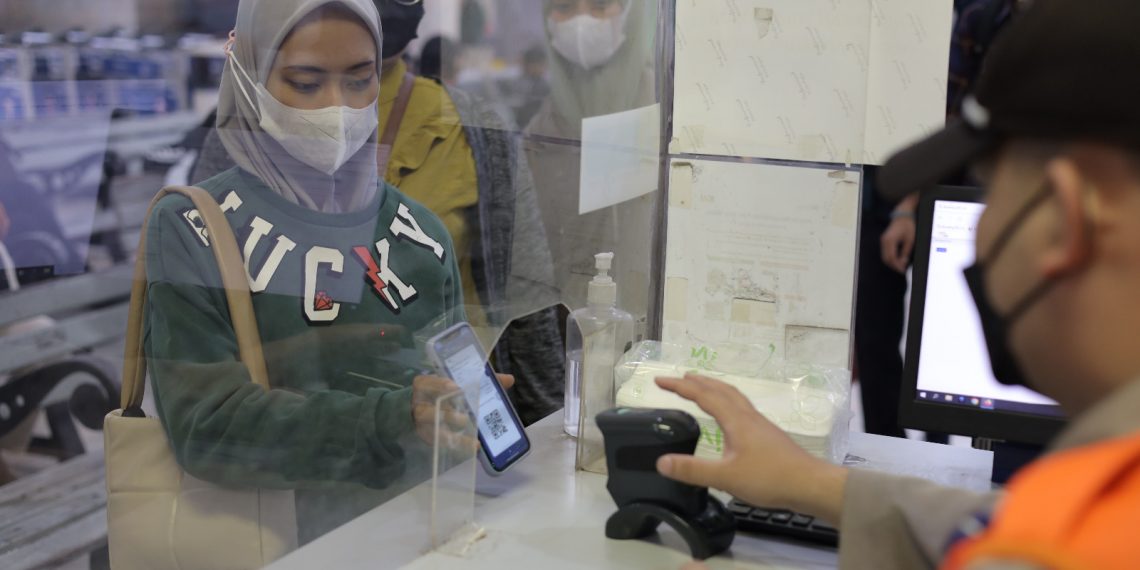 Tingkatkan Layanan Statsiun Bandung, Layanan Loket KA Lokal Bandung Berubah