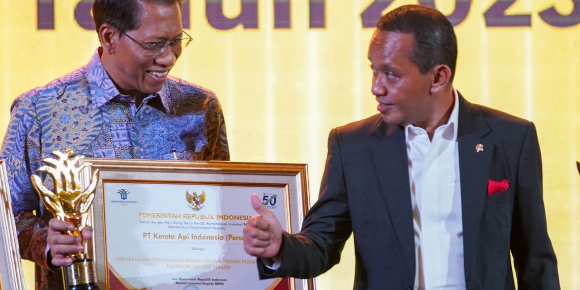 Aktif Berinvestasi di Dalam Negeri, KAI Raih Penghargaan dari Menteri Investasi