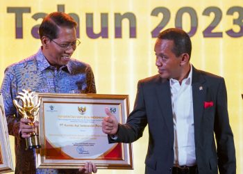 Aktif Berinvestasi di Dalam Negeri, KAI Raih Penghargaan dari Menteri Investasi