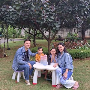 Potret Rendy Kjaernett Bintang FTV Bersama Keluarga