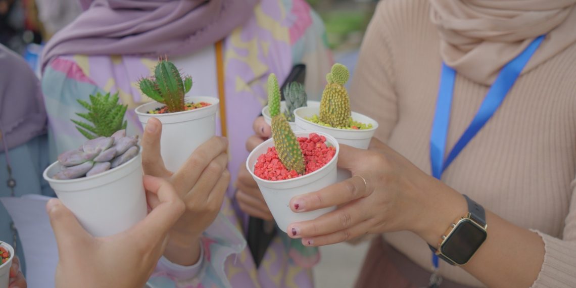 Botol Bekas Jadi Tanaman Hias, Ini Langkah Nyata Bio Farma Lestarikan Lingkungan