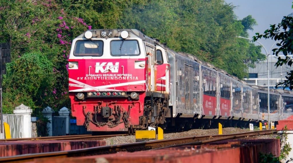 Semangat Nasionalisme, KAI Hadirkan Livery Khusus Bertema HUT Ke-78 RI Pada Kereta Api