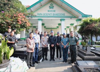 Jelang HJKB, Pj. Wali Kota Bandung Ziarah ke Makam Pendiri Bandung