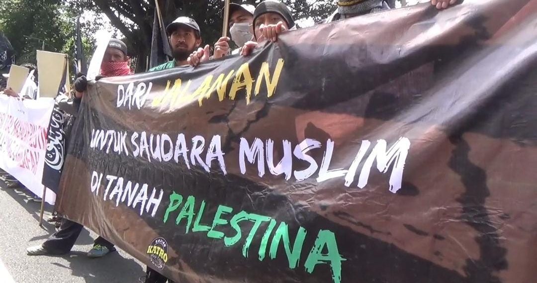 Serukan Bela Palestina, Ribuan Umat Islam Gelar Aksi di Gedung Sate