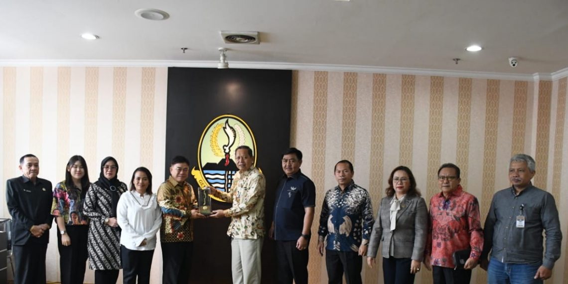 DPRD Jawa Barat Terima Studi Banding Mekanisme Penjadwalan DPRD Provinsi Kalimantan Barat