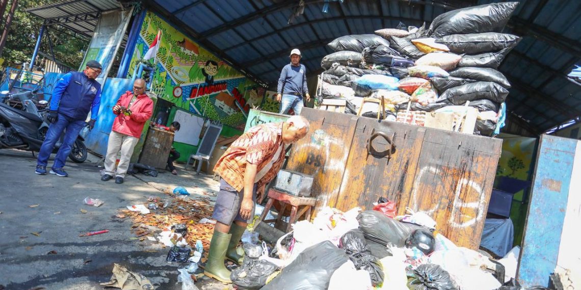 Pemkot Bandung Segera Selesaikan Penumpukan Sampah Pasar
