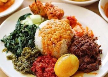 Asal-Usul Nasi Padang: Kisah Lezat di Balik Makanan Berjuta Peminat