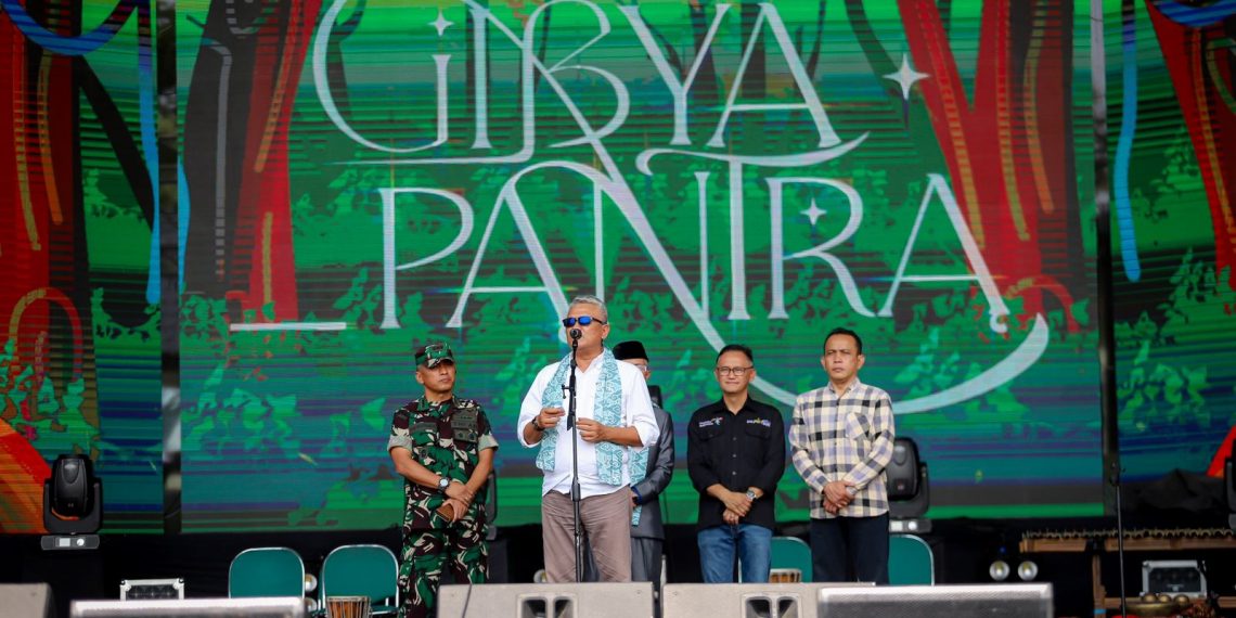 Wali Kota Bandung Apresiasi Pensi Gibyapantra SMAN 3